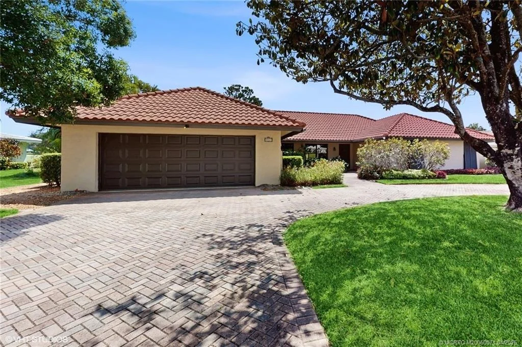 Photo of 3563 SE Fairway E