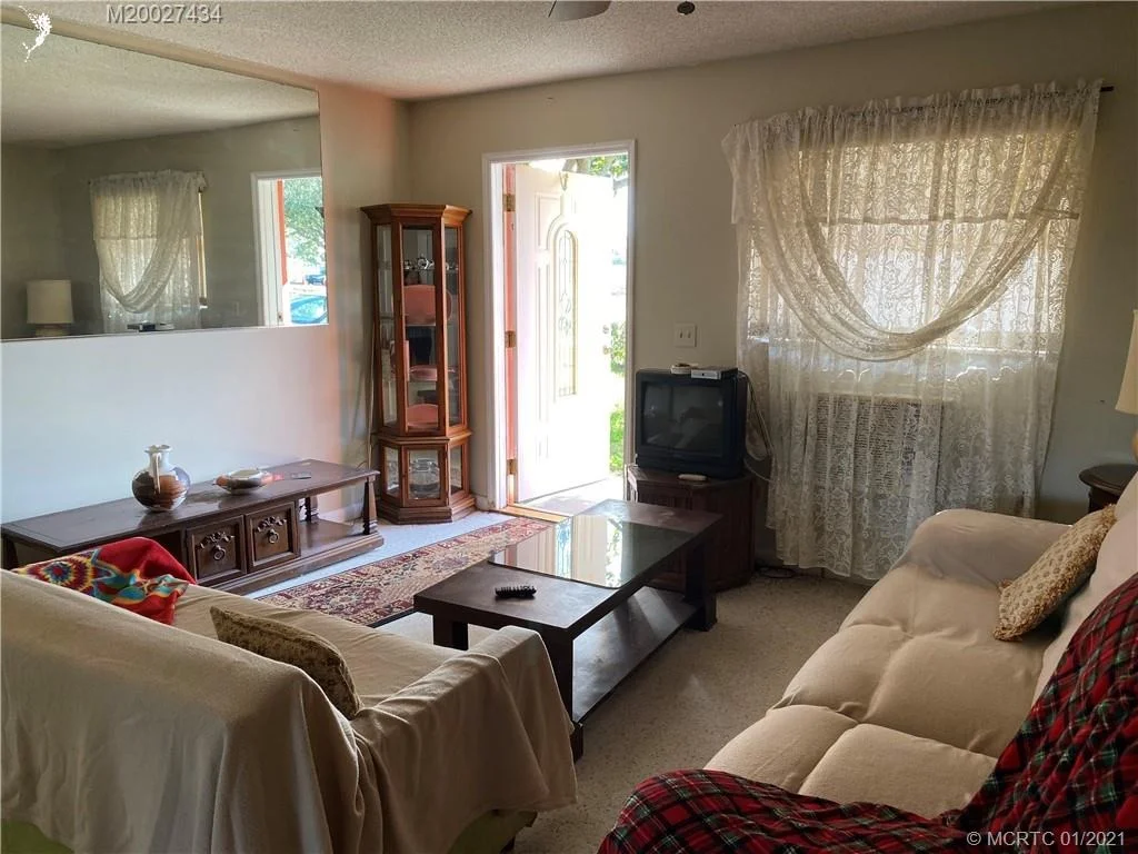 Photo of 907 SE 10th Street