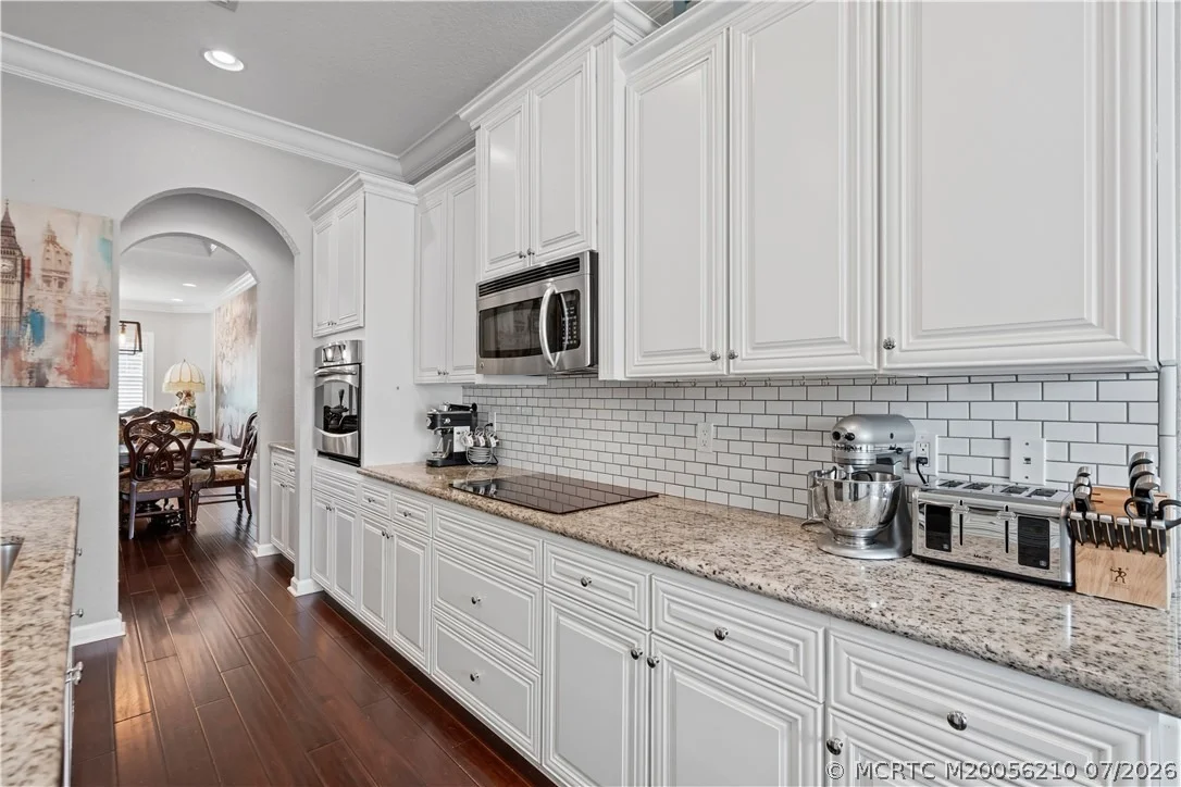 Photo of 1063 SW Triste Way