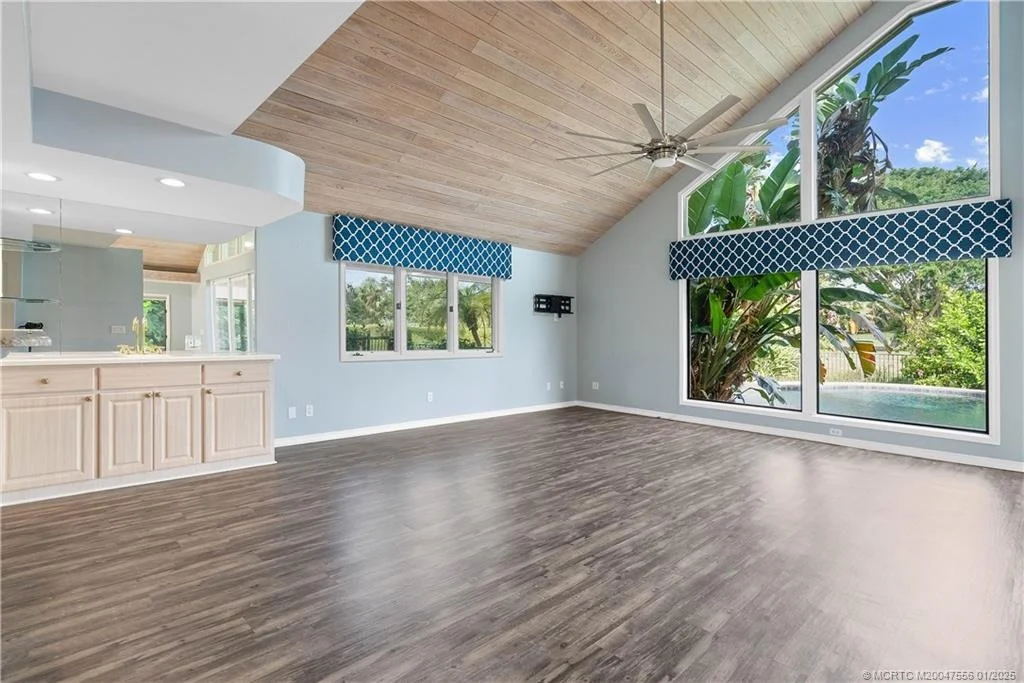 Photo of 6323 SE Farmington Place