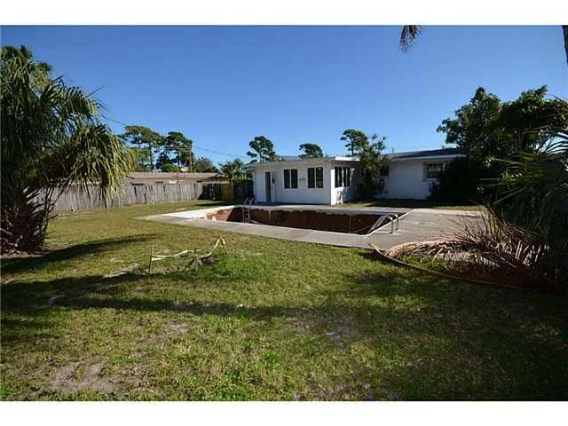 Photo of 804 SE Ocean Avenue