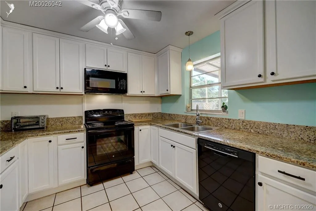 Photo of 1123 SE Alamanda Lane