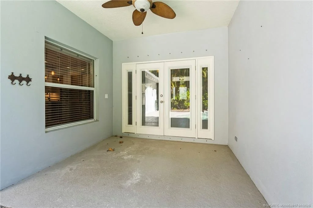 Photo of 449 SE Southwood Trail