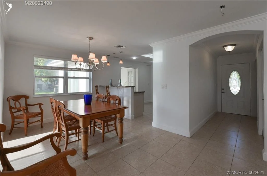 Photo of 1360 NW Lakeside Trail