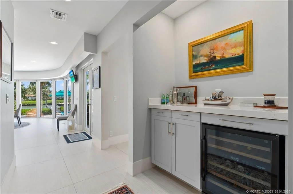 Photo of 6460 SE Harbor Circle