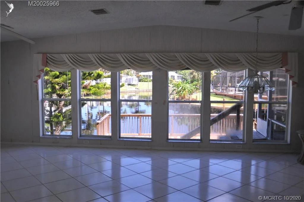 Photo of 131 SE Paradise Pl Place