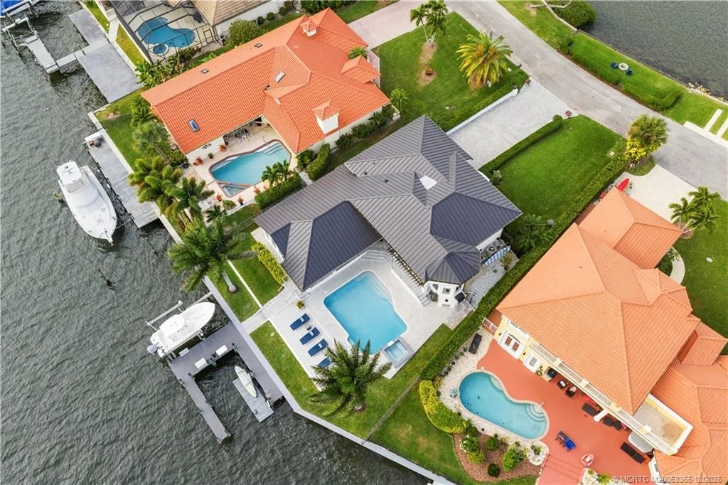 Photo of 6026 SE Horseshoe Point Road