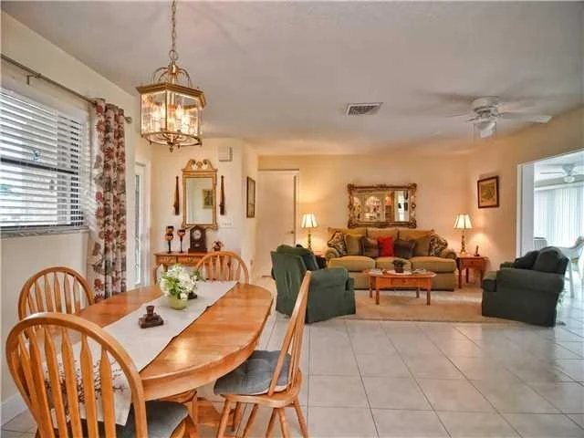 Photo of 1835 SE El Pinar Lane