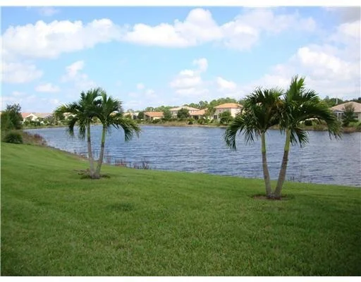 Photo of 1672 SE LAKE LEGACY Way