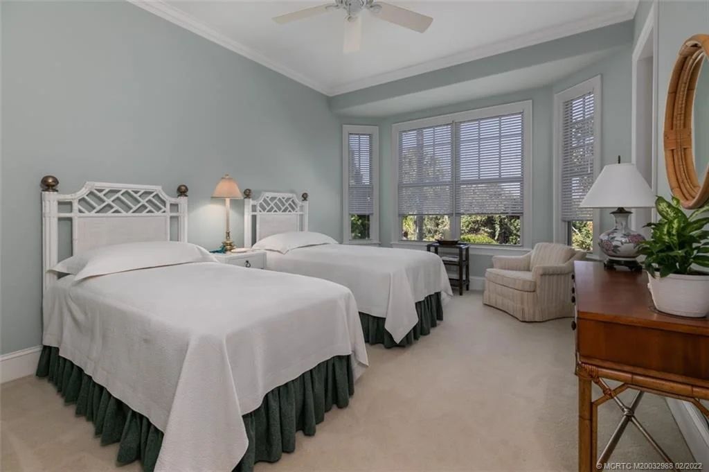 Photo of 5914 SE Horseshoe Point Road