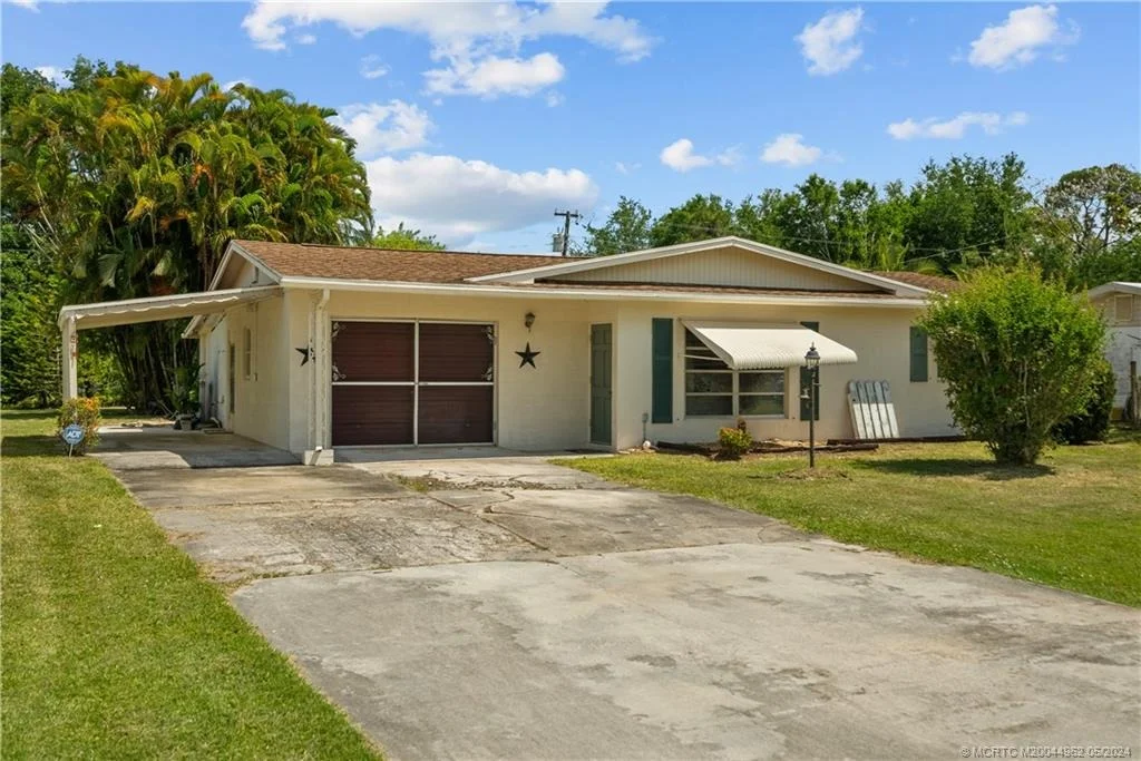Photo of 2289 NW Sunset Boulevard