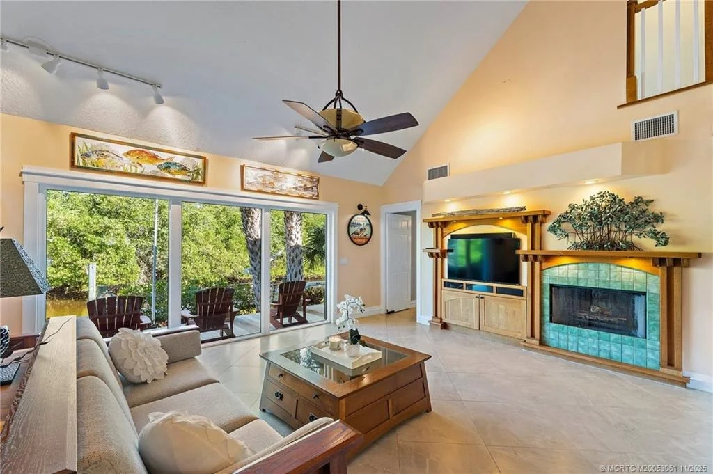 Photo of 655 SW Salerno Road