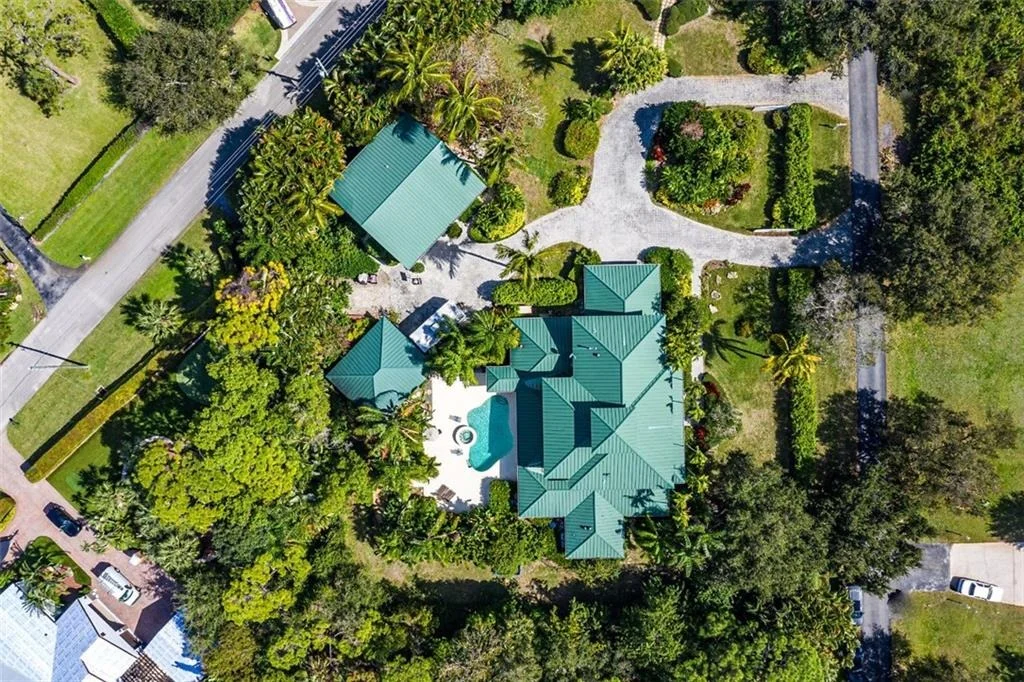Photo of 5321 Point Lane E