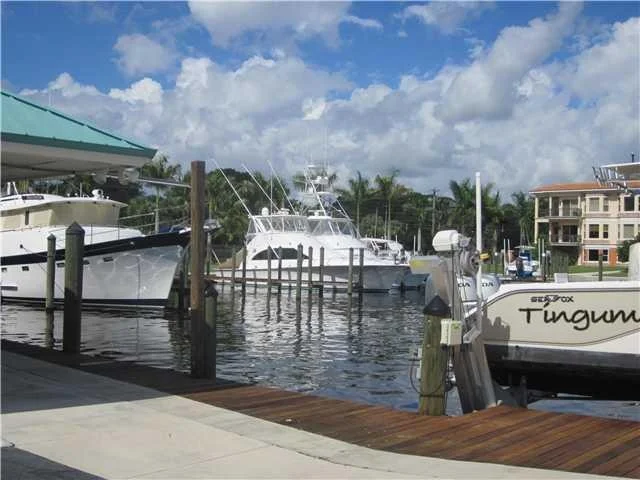 Photo of 6 OAK HILL Way
