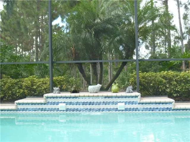 Photo of 7006 SE Bay Hill Drive
