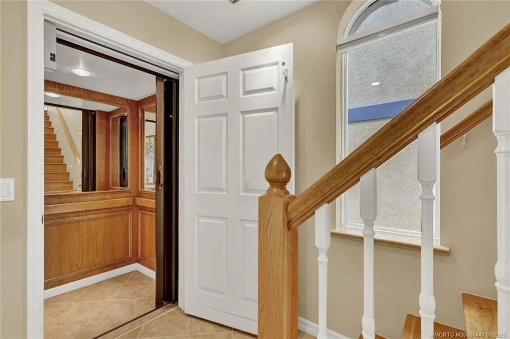 Photo of 1109 Nettles Boulevard