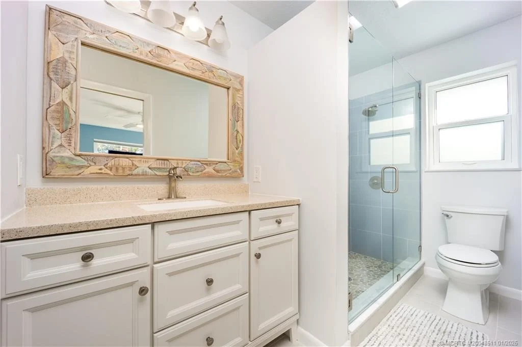 Photo of 994 NW Pine Lake Drive