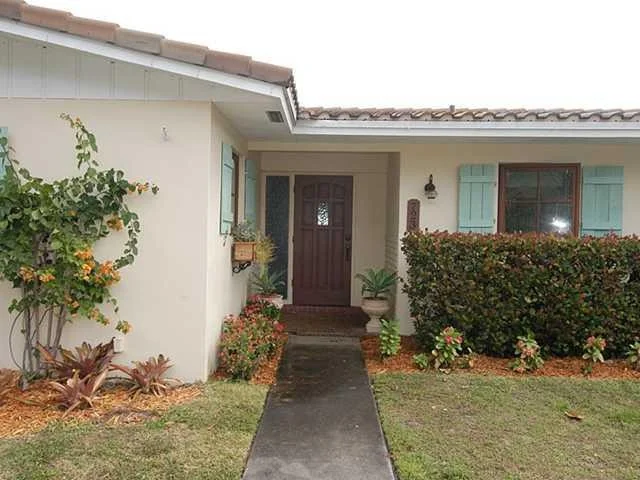 Photo of 723 SE PARKWAY Drive