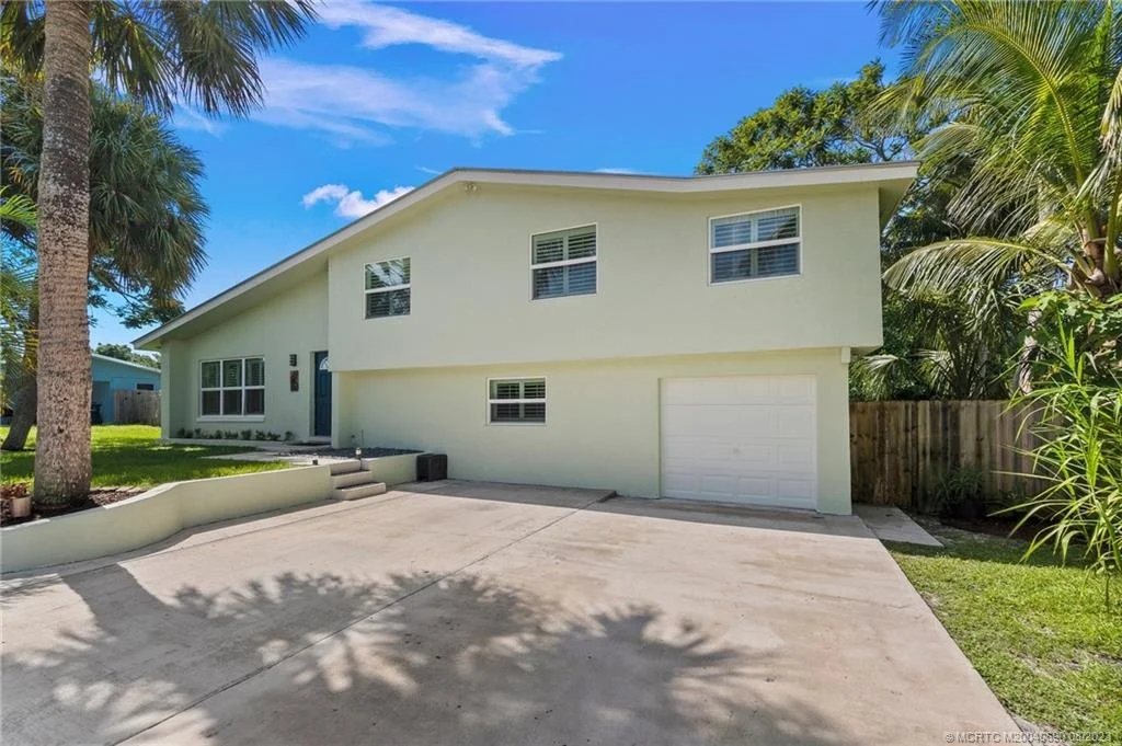 Photo of 240 SE Tressler Drive