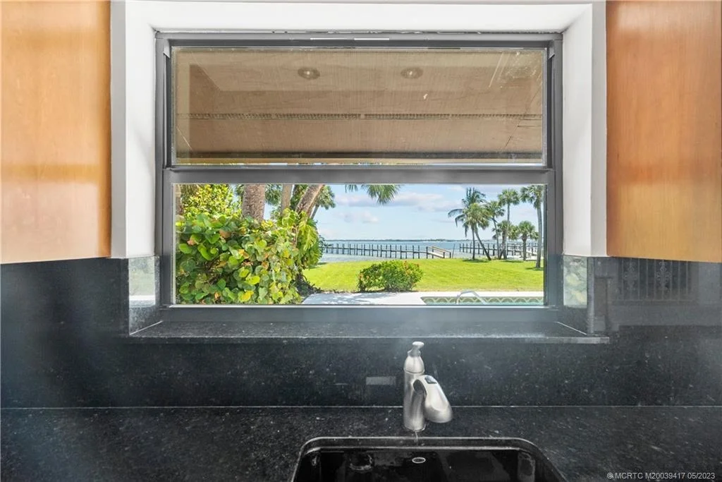 Photo of 104 N Sewalls Point Road