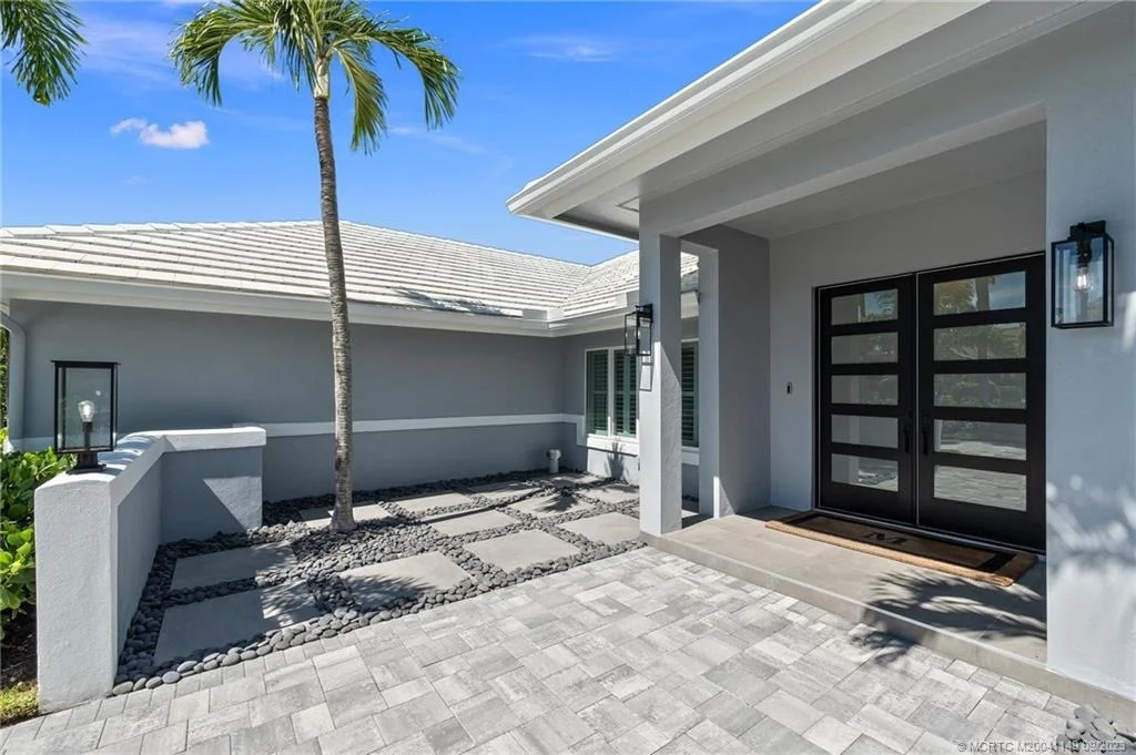 Photo of 6741 SE Harbor Circle