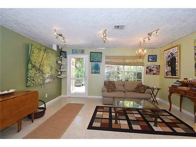 Photo of 418 SE KRUEGER Parkway