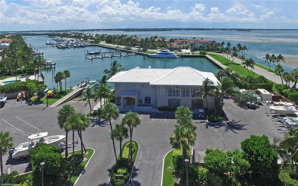 Photo of 6934 SE Harbor Circle