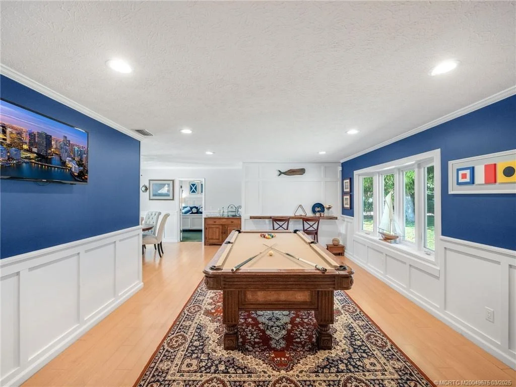 Photo of 1318 SE Riverside Drive