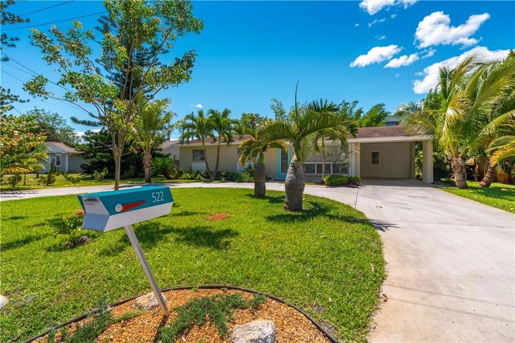 Photo of 522 SE Edgewood Drive