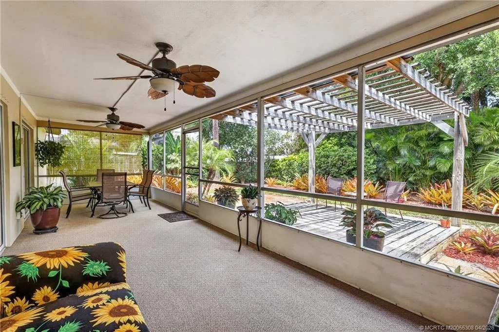 Photo of 330 SW Winnachee Drive