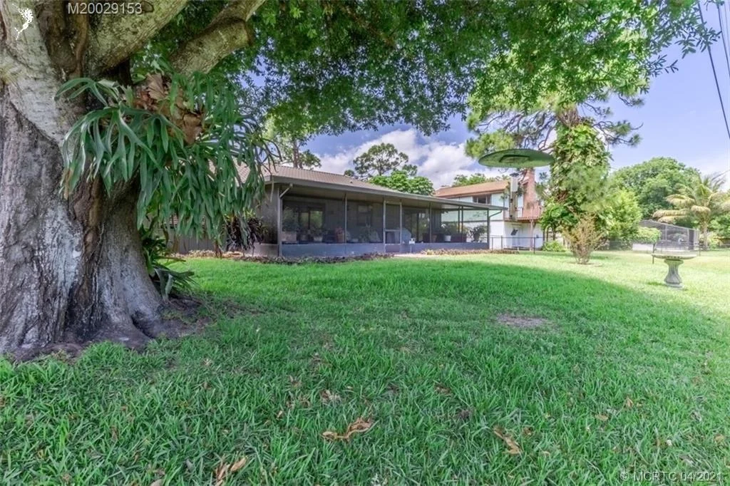 Photo of 5200 Sunset Boulevard