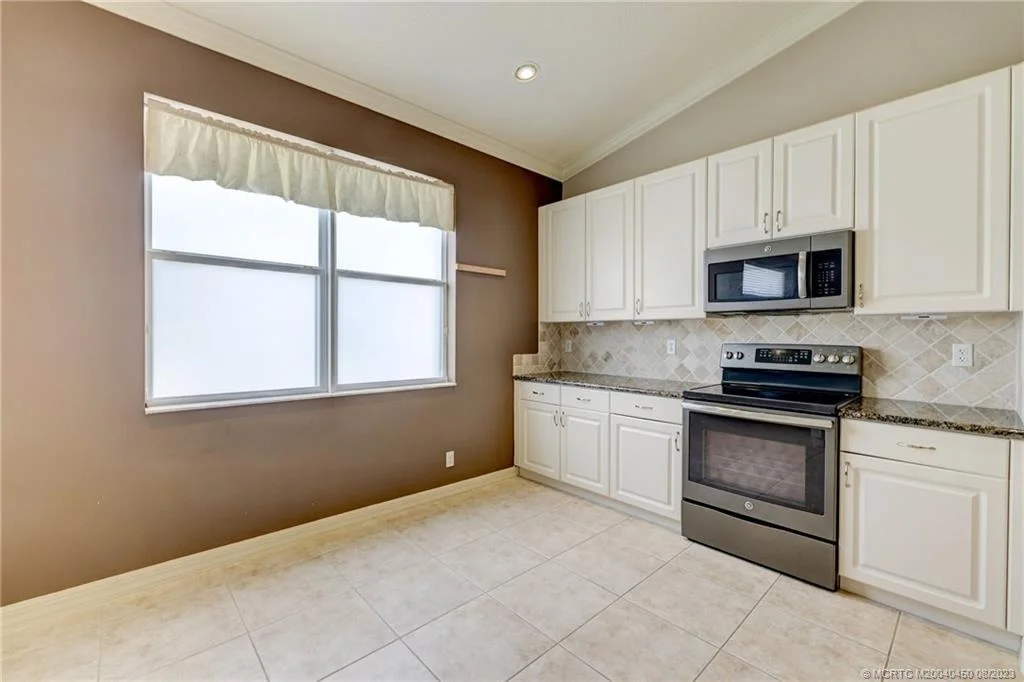 Photo of 6655 SE Twin Oaks Circle