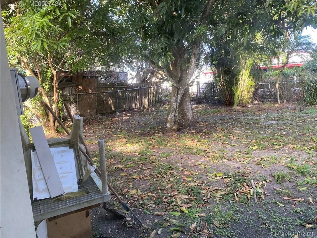 Photo of 907 SE 10th Street