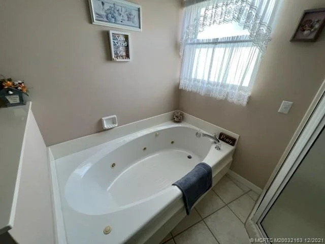 Photo of 698 Nettles Boulevard