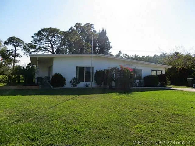 Photo of 842 SE Stafford Drive