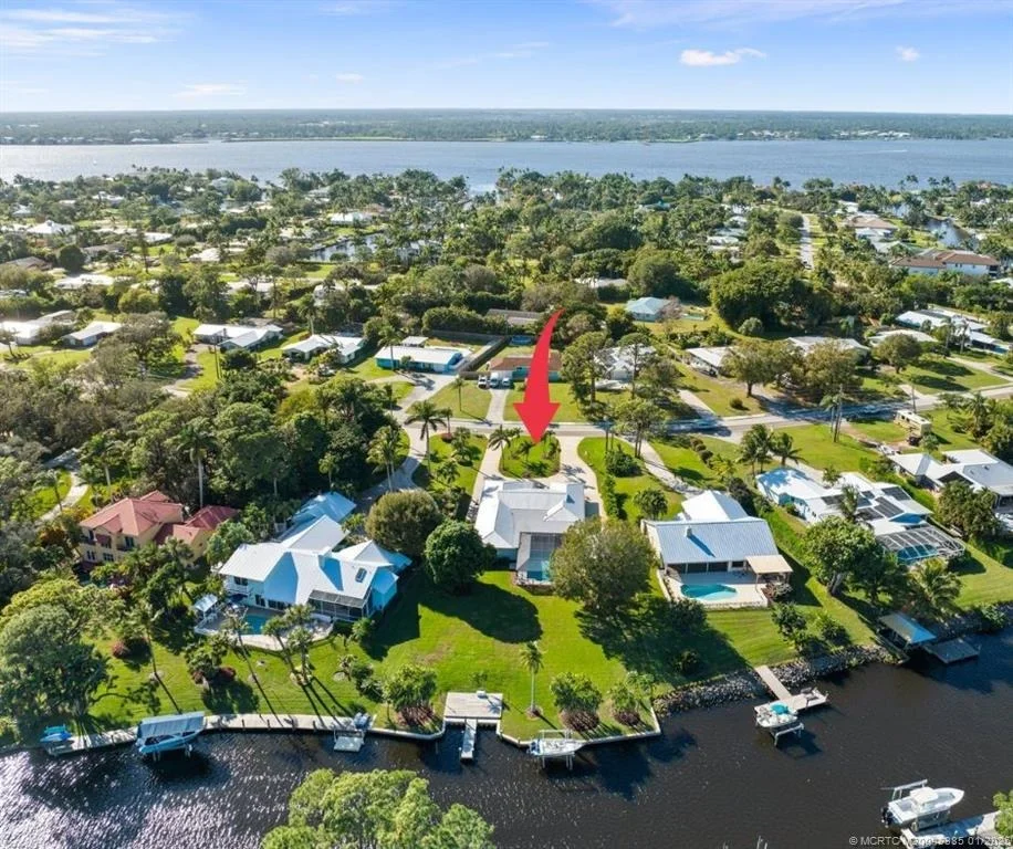 Photo of 1275 NW Pine Lake Drive