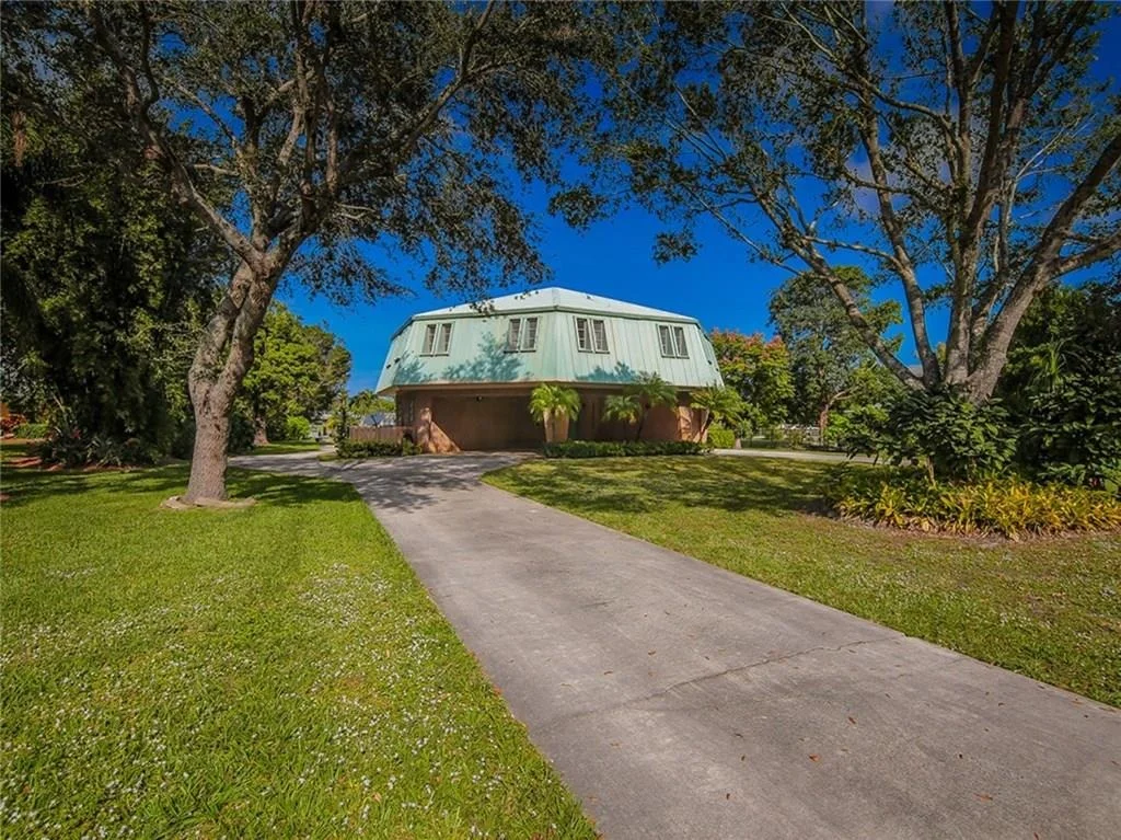 Photo of 1374 NW COCONUT POINT Lane
