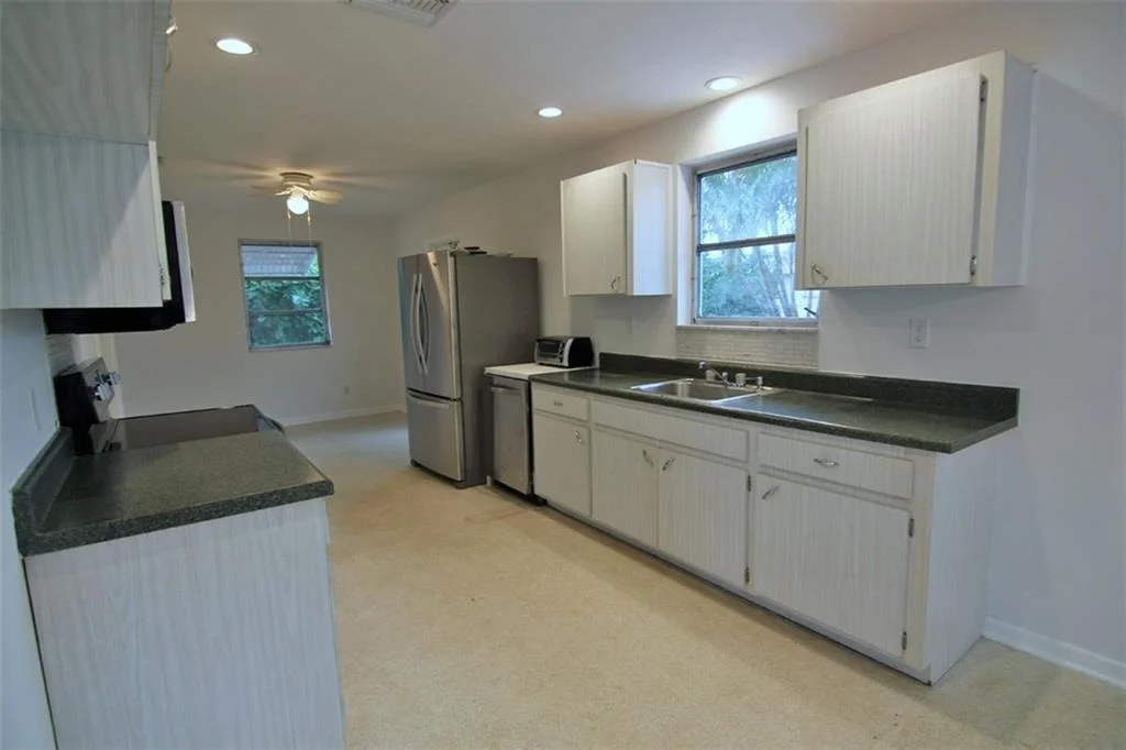 Photo of 105 Windsor Road E