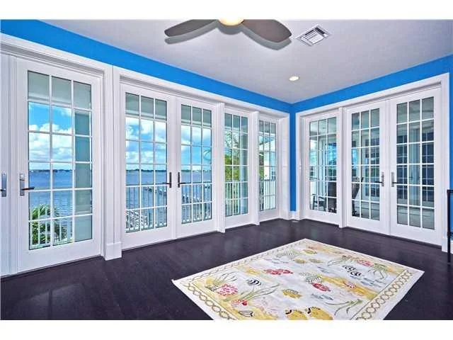 Photo of 1455 SE RIVERSIDE Drive