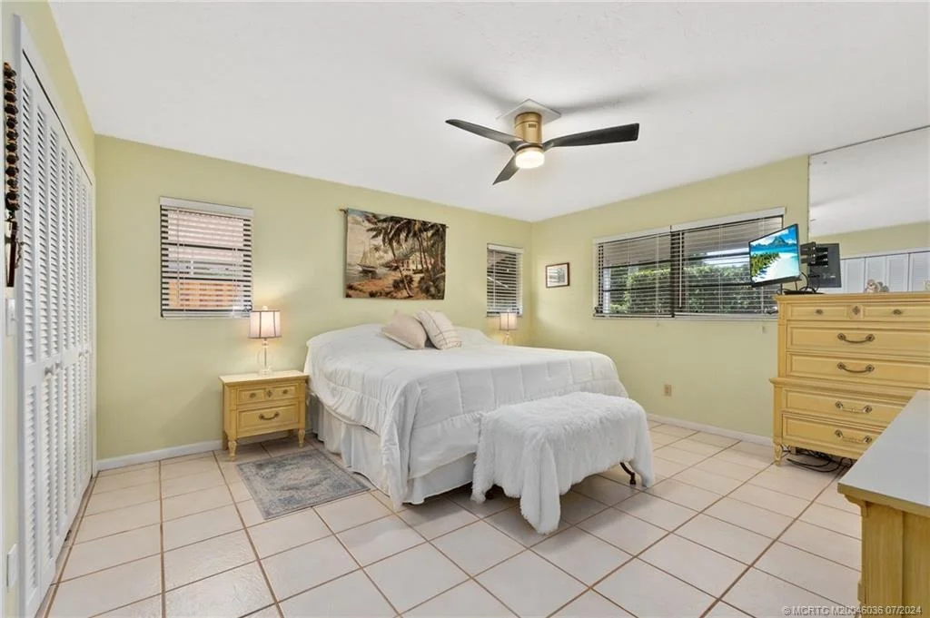 Photo of 4429 SE Bayshore Terrace