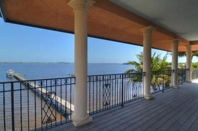 Photo of 931 SE Riverside Drive
