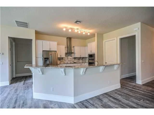 Photo of 4370 SE Bayshore Terrace
