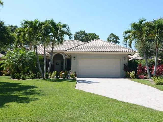 Photo of 3456 SE Putnam Court