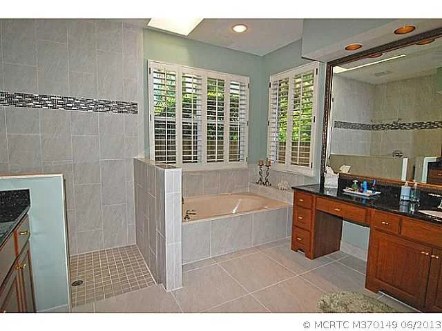 Photo of 158 S River Road