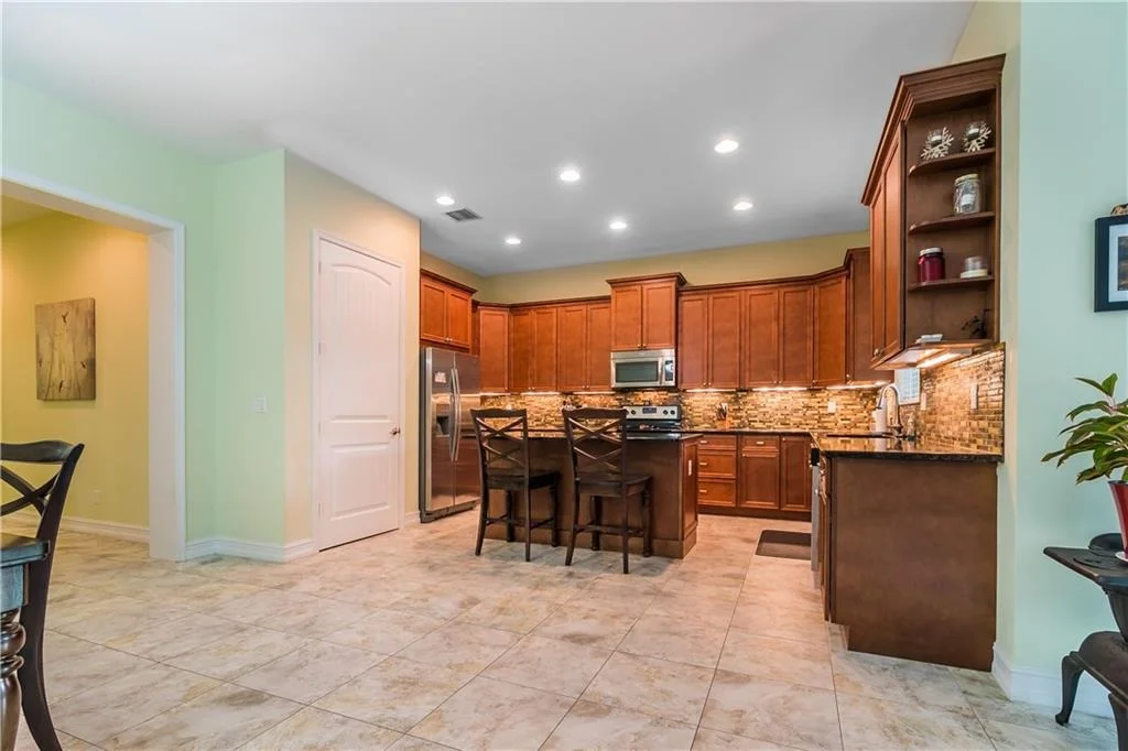 Photo of 2430 NW Hummingbird Circle
