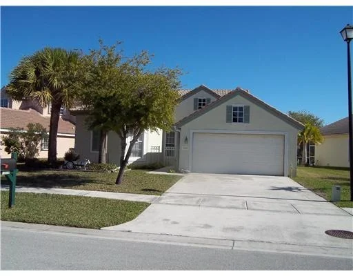 Photo of 3041 SE BRIERWOOD Place