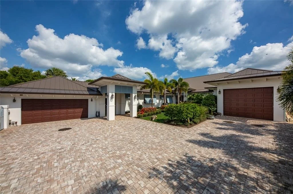 Photo of 1093 SE Saint Lucie Boulevard