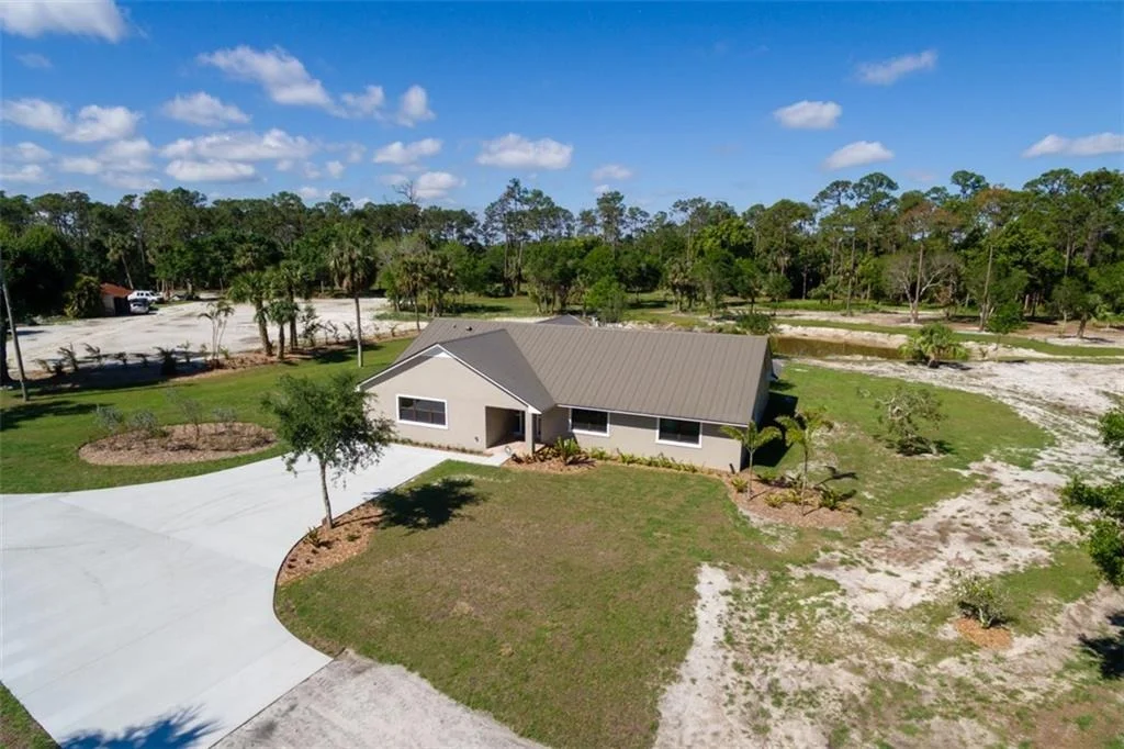 Photo of 2045 SW Kanner Highway