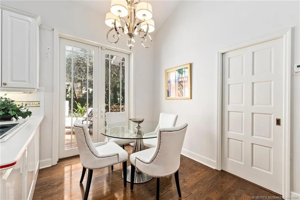 Photo of 12 Oakwood Drive