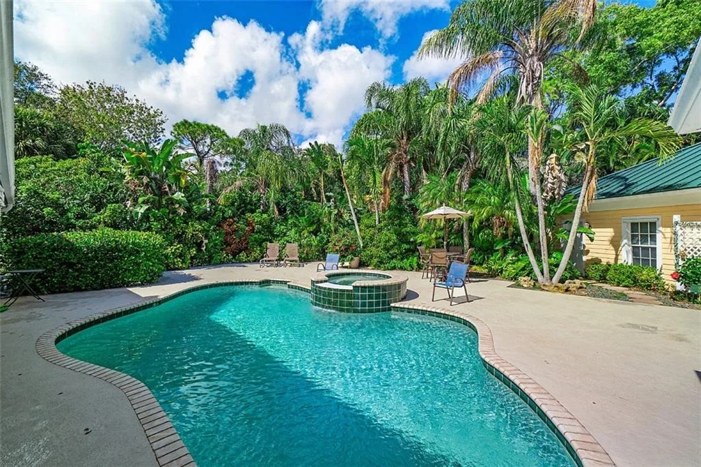 Photo of 5321 Point Lane E
